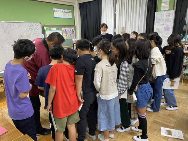 小学校への大阪泉州桐箪笥の出前授業の画像